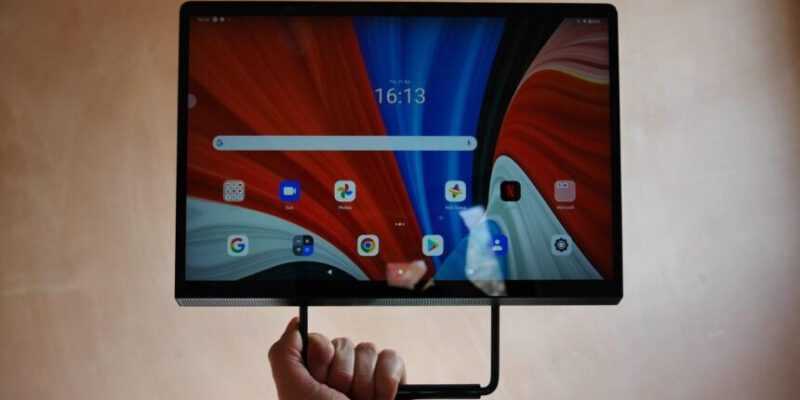 Lenovo Yoga Tab 13 1