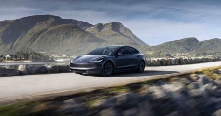 Оновлений седан Tesla Model 3 надійшов у продаж у США 3