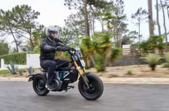 Скутер Ce 02 Від Bmw Потягне Ваше Серце, Виснажить Ваш Гаманець 1