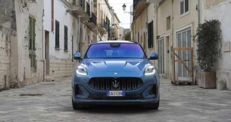 Огляд Maserati Grecale Folgore 2025 року: стильний позашляховик, але важко продати EV 3