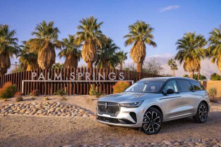 Перша поїздка Lincoln Nautilus у 2024 році: кардинальні зміни для середньої дитини Лінкольна