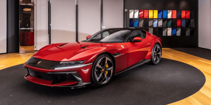 Ferrari представляє 12Cilindri: чистий двигун V-12 5