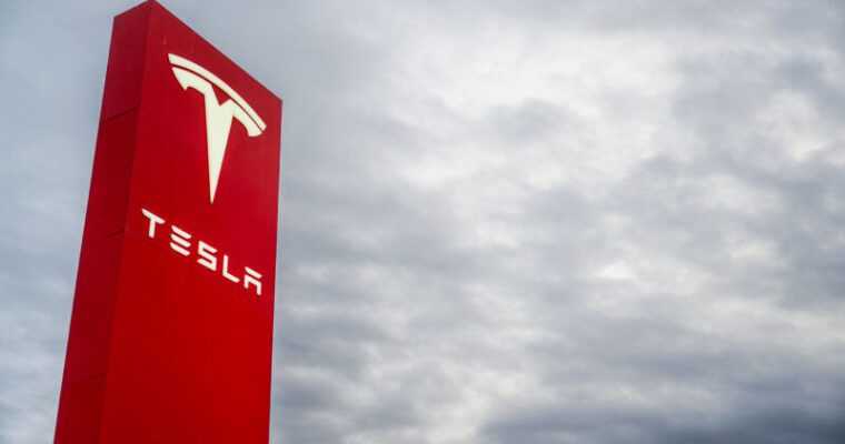 NHTSA надсилає Tesla масивний запит на дані під час розслідування відкликання автопілота 2