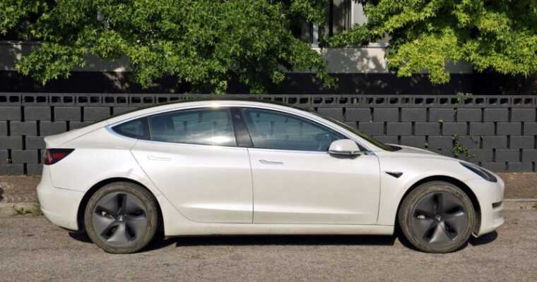 Вживані Tesla стають дуже дешевими, але купувати їх може бути ризиковано 10