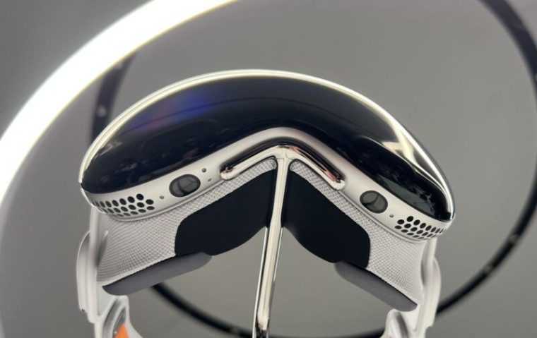 Випуски нових програм для Apple Vision Pro різко впали з моменту запуску